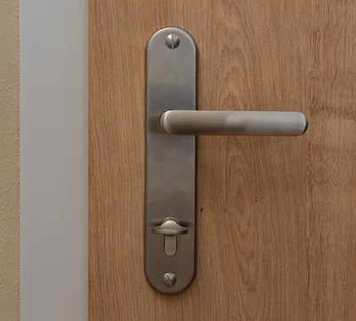 Dveře ADLO LISBEO D3 - klika zevnitř detail