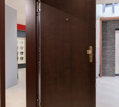 Dveře ADLO ZENEX celkový pohled - otevřené dveře