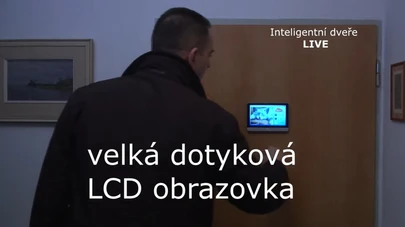 Inteligentní dveře ADLO LIVE s dotykovou obrazovkou