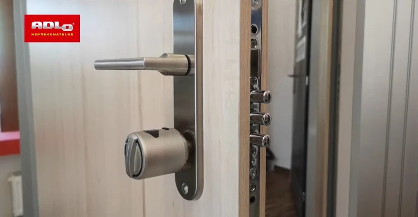 Čím se ADLO liší od ostatních výrobců bezpečnostních dveří