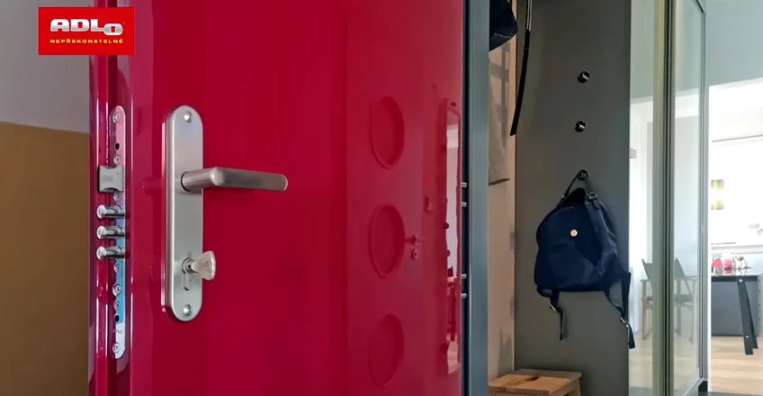 Proč si objednat bezpečnostní dveře přímo od výrobce