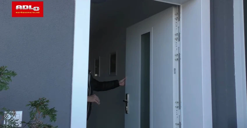 Jaké vchodové dveře vybrat do novostavby rodinného domu